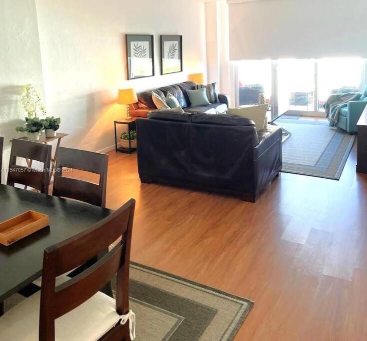 Sunny Isles Condo Very Close To The Beach With Amenities 서니아일스비치 외부 사진