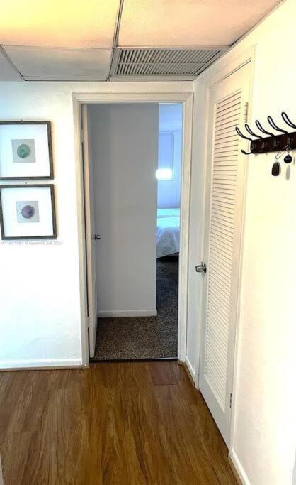 Sunny Isles Condo Very Close To The Beach With Amenities 서니아일스비치 외부 사진