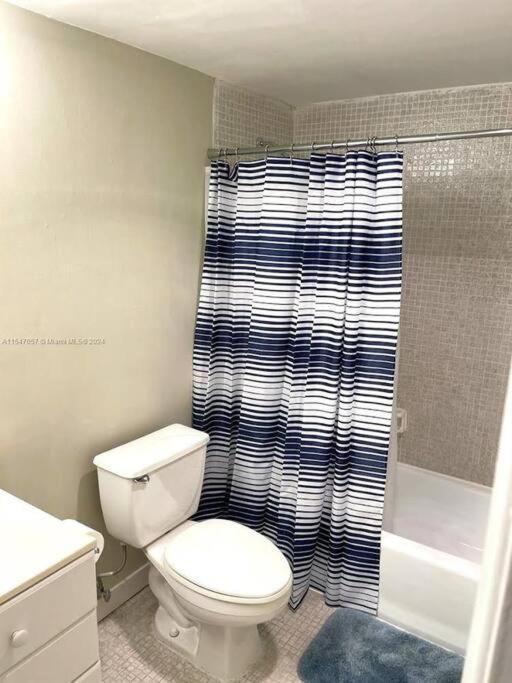 Sunny Isles Condo Very Close To The Beach With Amenities 서니아일스비치 외부 사진